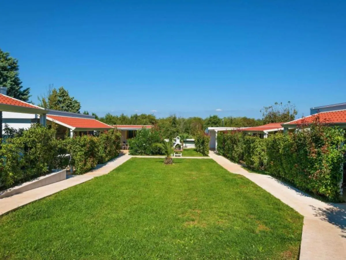 Tatil Evi Welcoming Mobile Home In Banjole With Swimming Pool